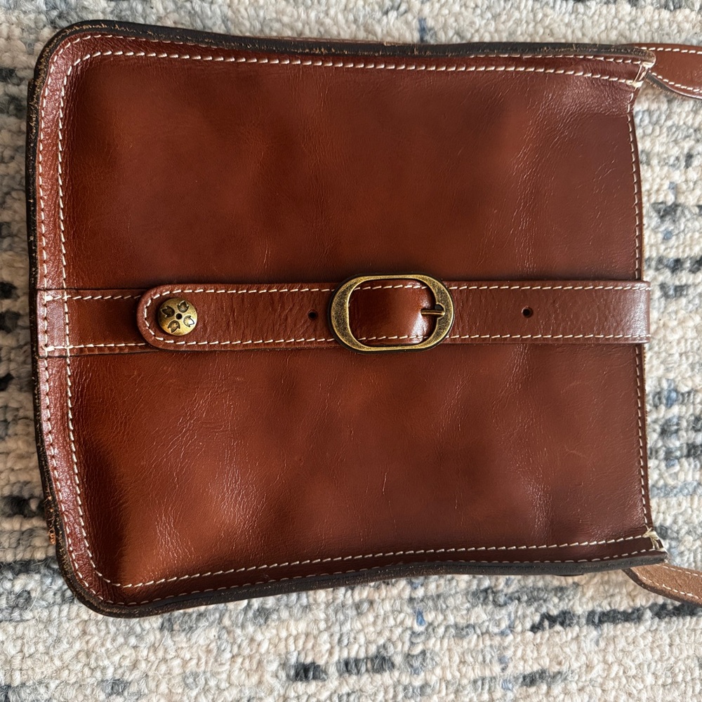 Elegant Brown Leather Messenger Bag